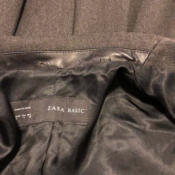1[Zara] Basic grey blazer w faux leather sleeves - Picture 8 of 8